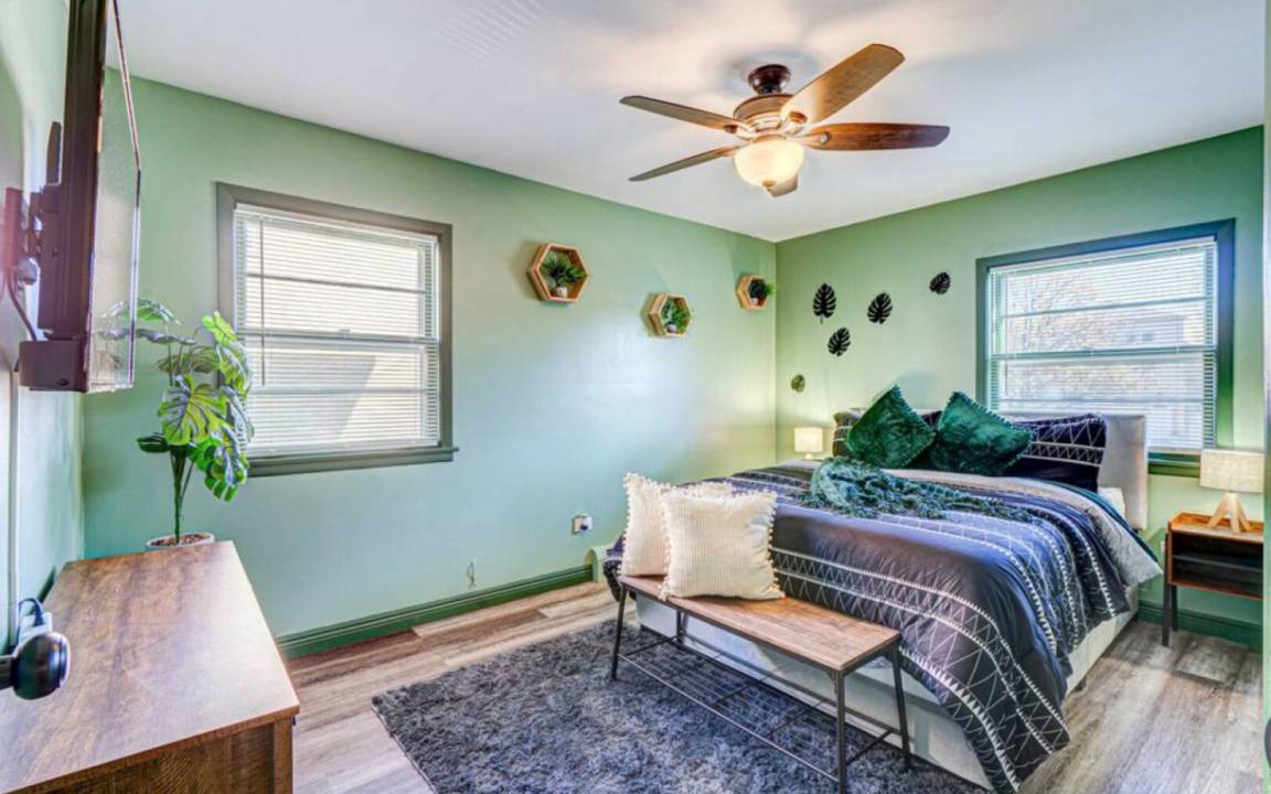 Photo of Bedroom in Elmwood Park