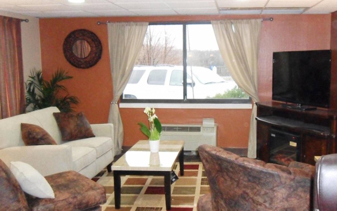 Photo of Livingroom in Dixon