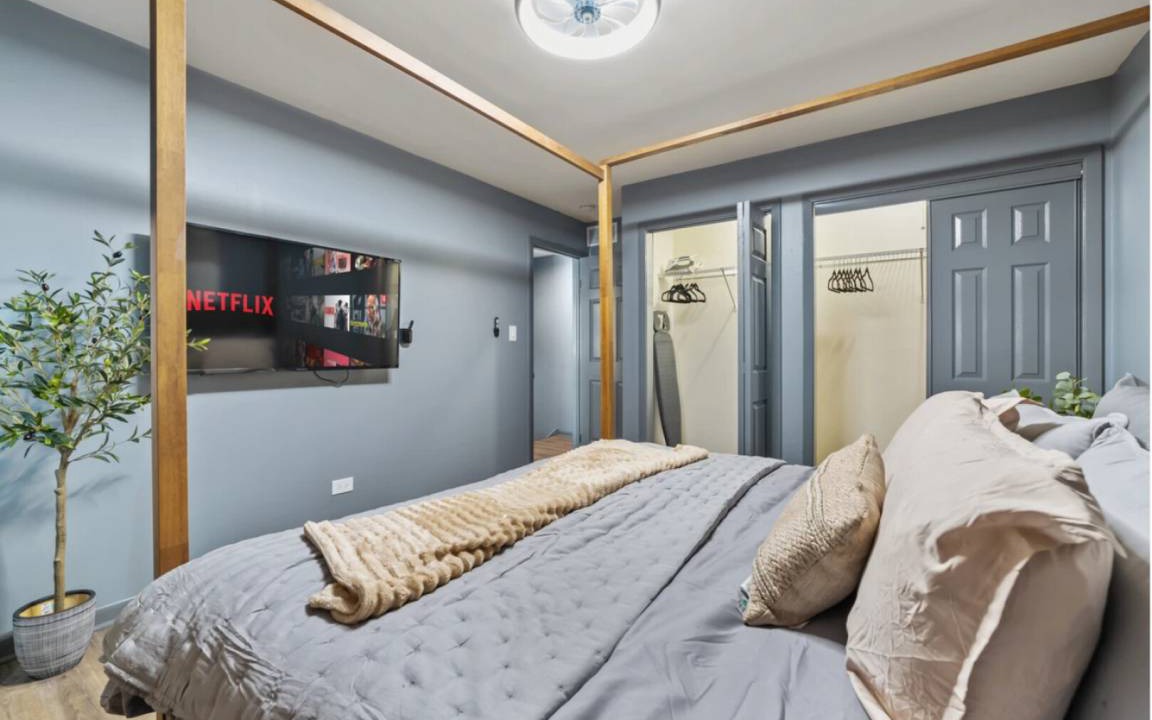 Photo of Bedroom in Lemont