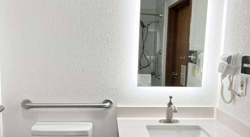 Photo of Bathroom in Peoria