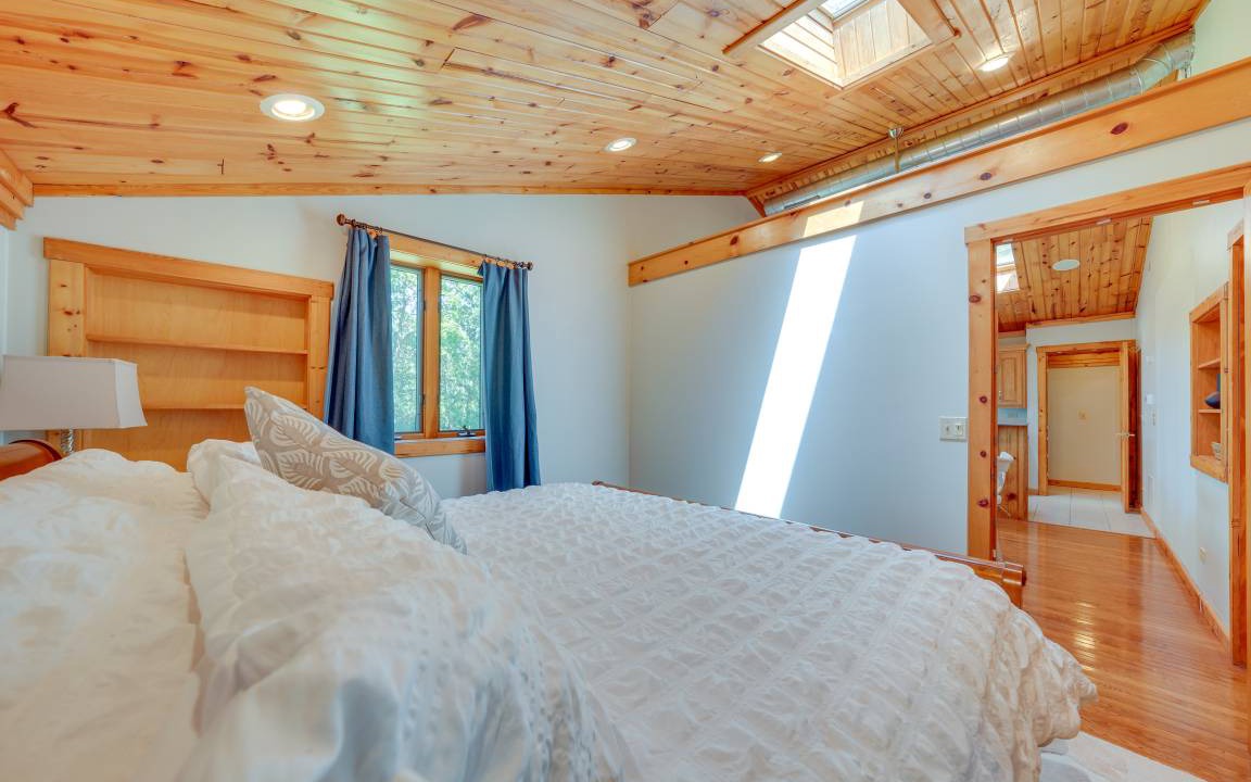 Photo of Bedroom in Warrenville