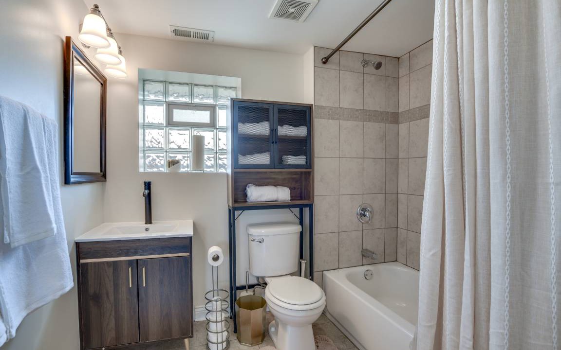 Photo of Bathroom in Blue Island