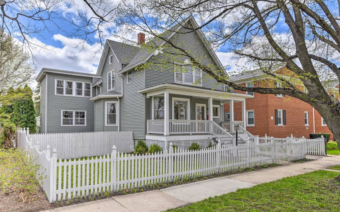 Photo of Buildings in Oak Park