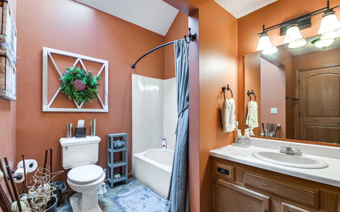 Photo of Bathroom in The Galena Territory