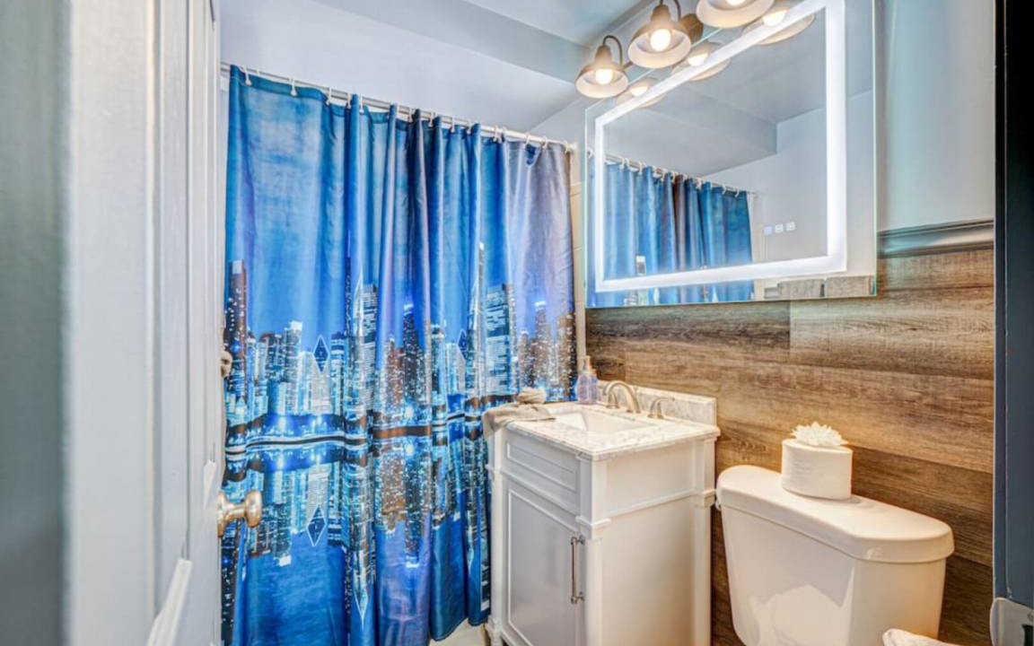 Photo of Bathroom in Elmwood Park