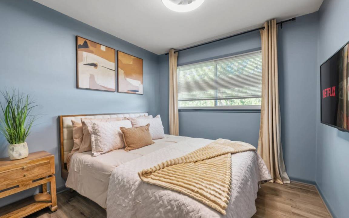 Photo of Bedroom in Lemont