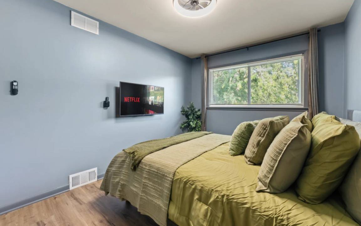 Photo of Bedroom in Lemont