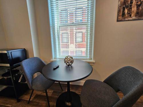 Photo of Livingroom in Champaign