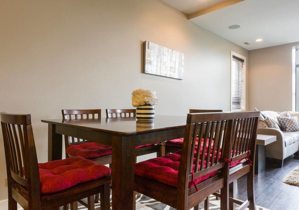 Photo of Livingroom in West Town