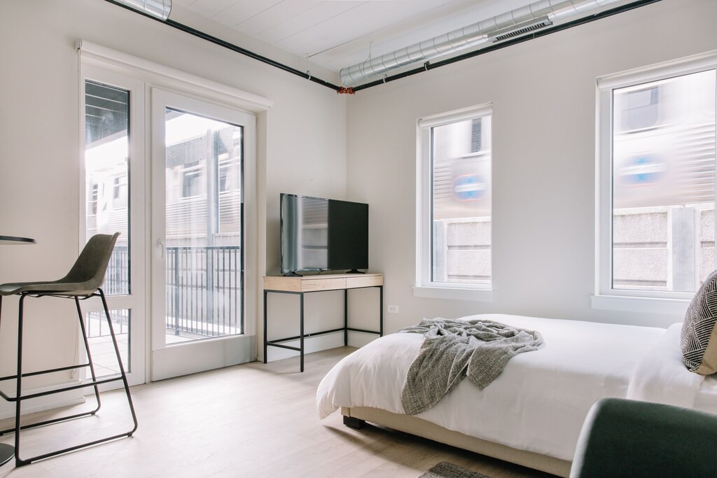 Photo of Bedroom in Lakeview