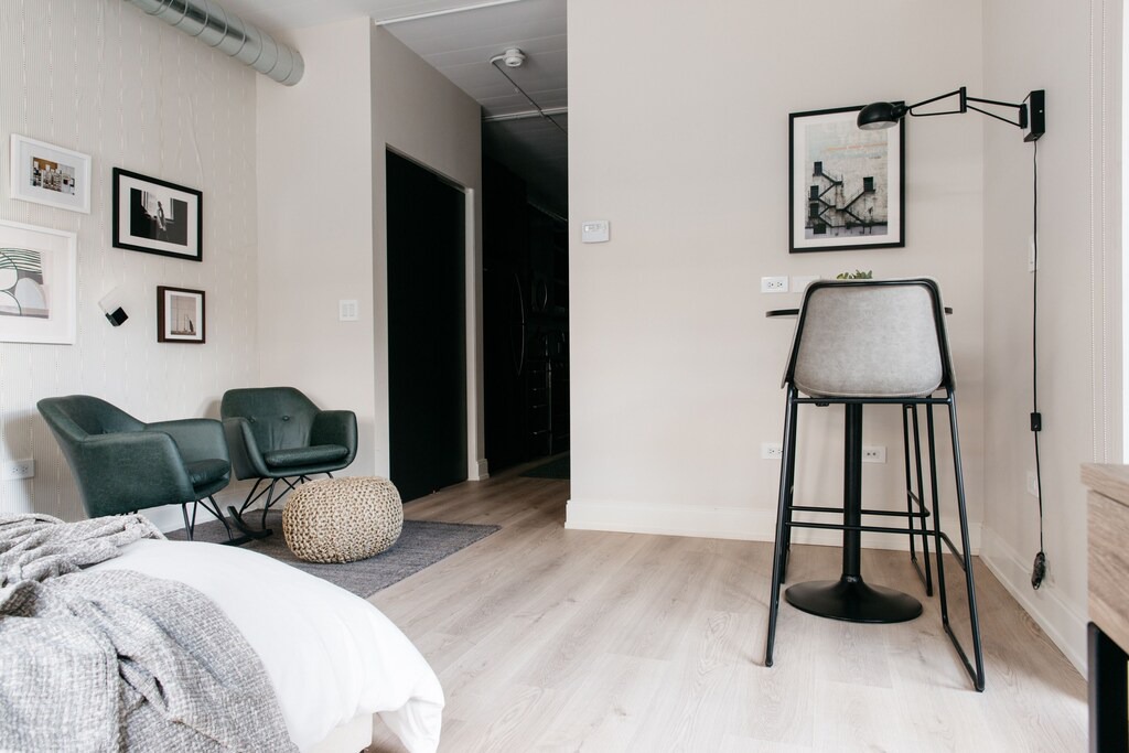 Photo of Livingroom in Lakeview