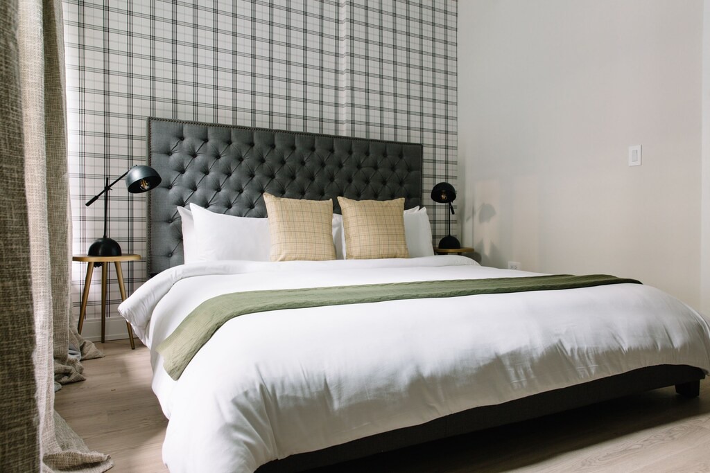 Photo of Bedroom in Lakeview