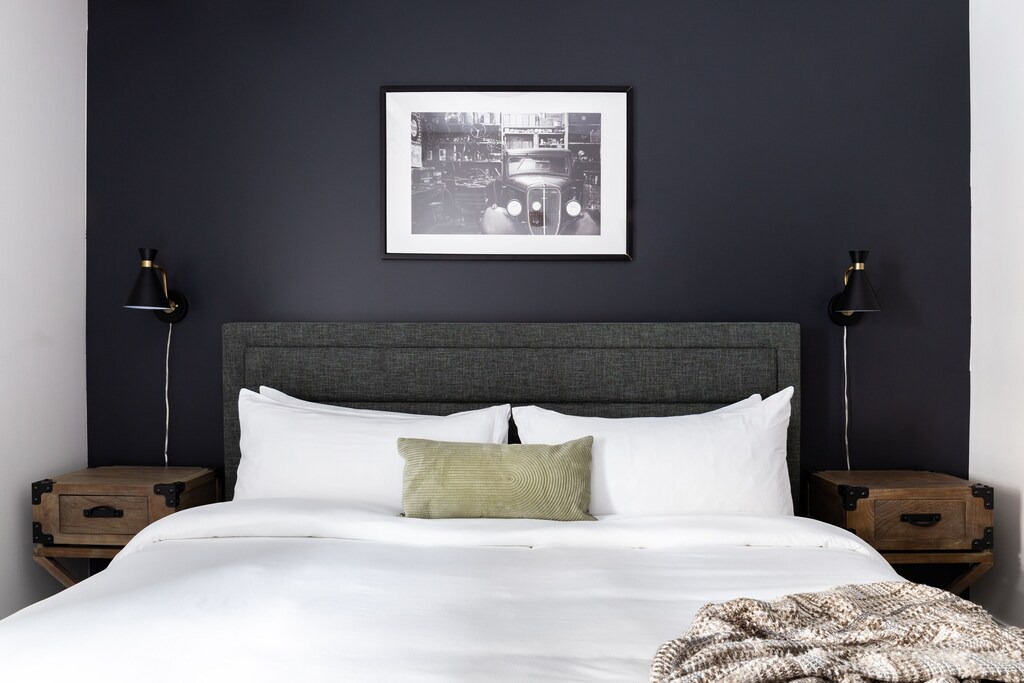 Photo of Bedroom in Lakeview