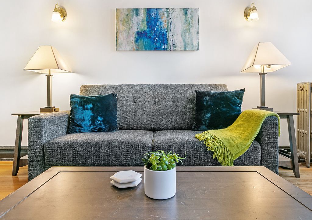 Photo of Livingroom in North Center