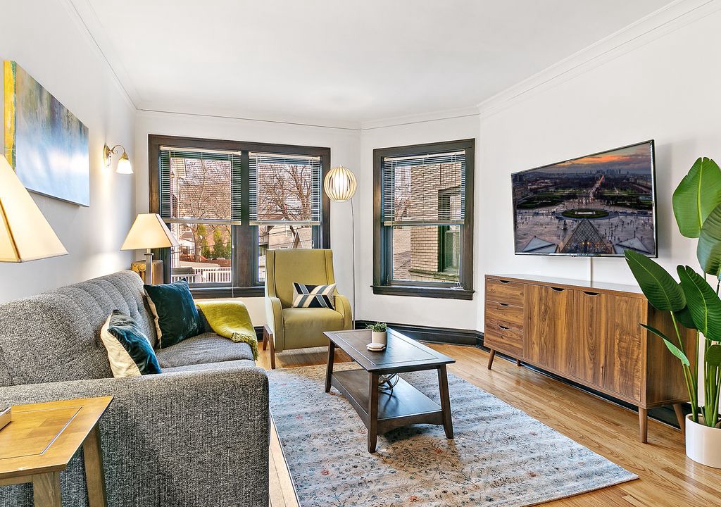 Photo of Livingroom in North Center
