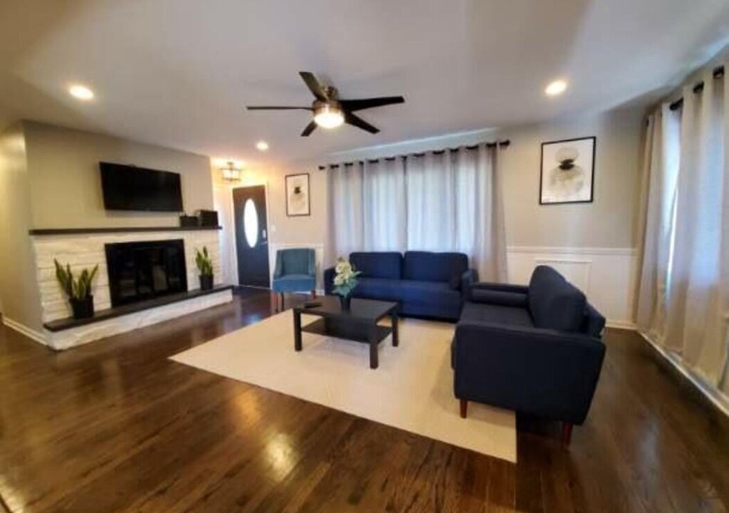 Photo of Livingroom in Aurora