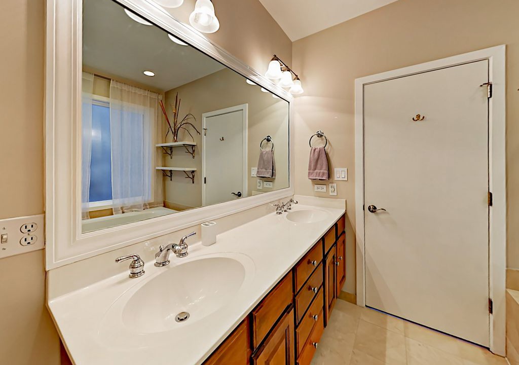 Photo of Bathroom in Ranch Triangle