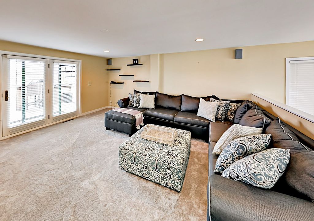 Photo of Livingroom in Ranch Triangle