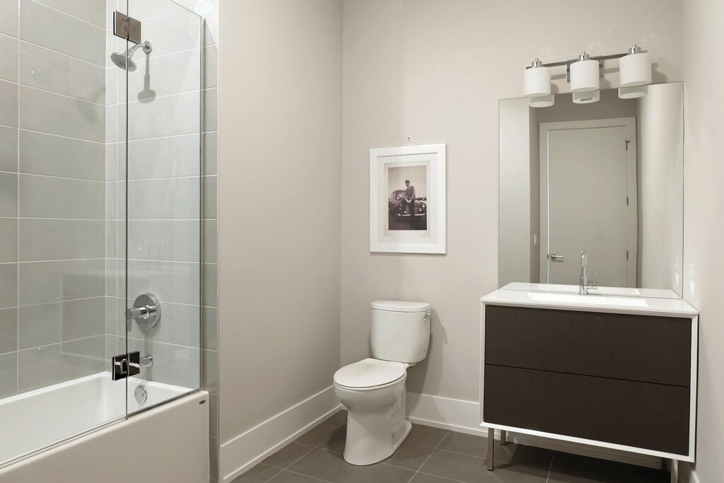 Photo of Bathroom in River North