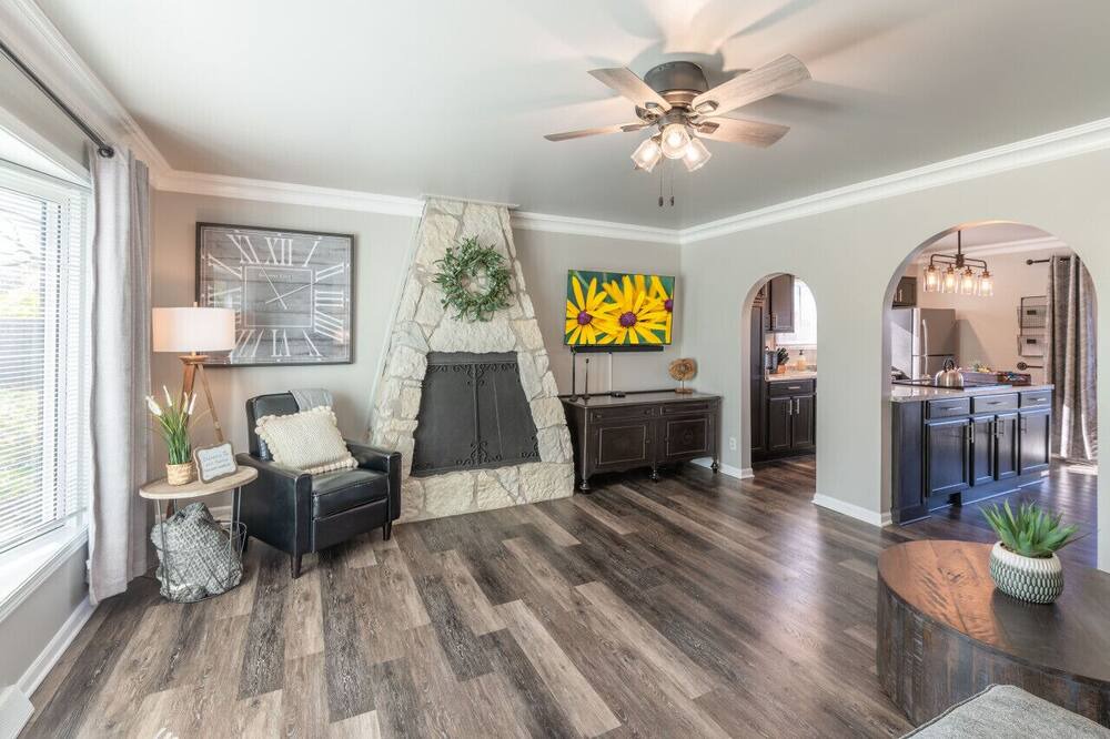 Photo of Livingroom in Oswego
