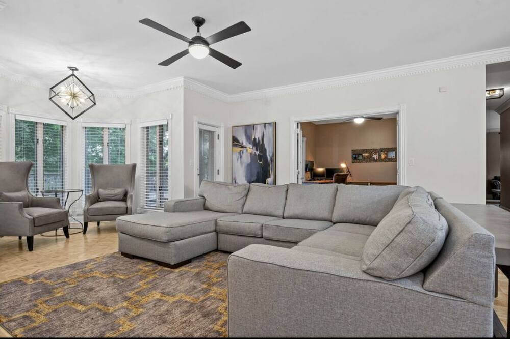 Photo of Livingroom in Bartlett