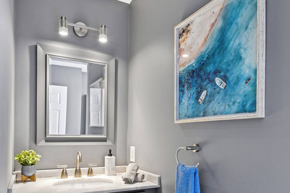 Photo of Bathroom in Ranch Triangle