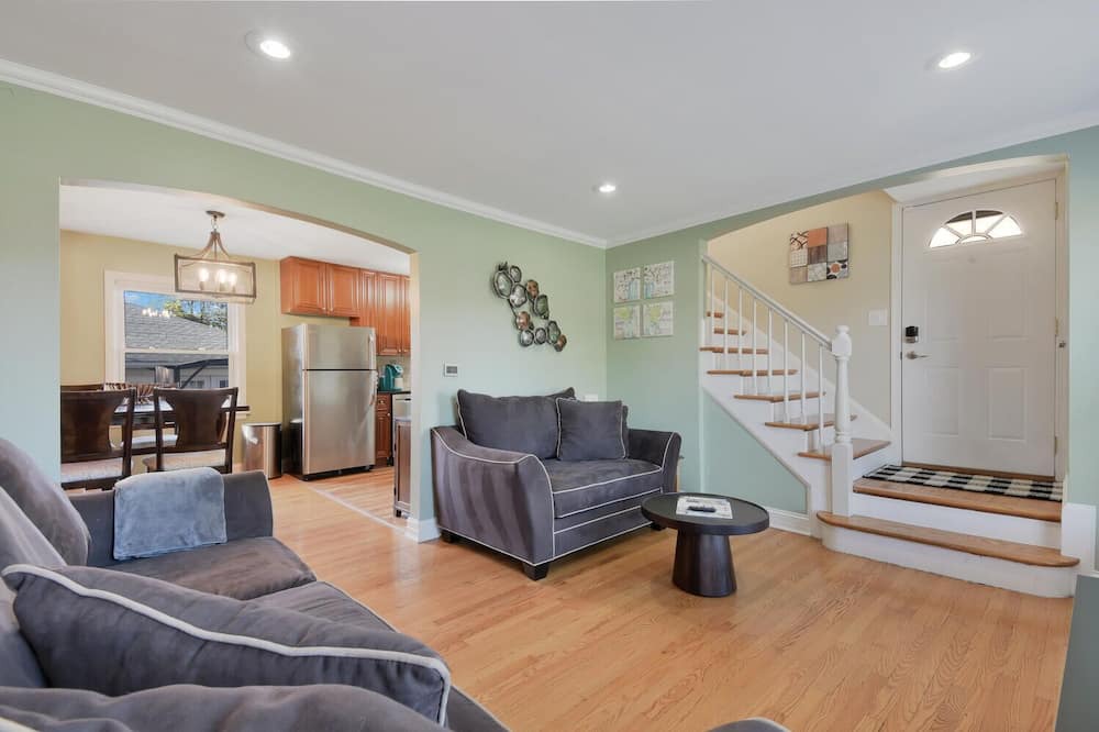 Photo of Livingroom in Melrose Park