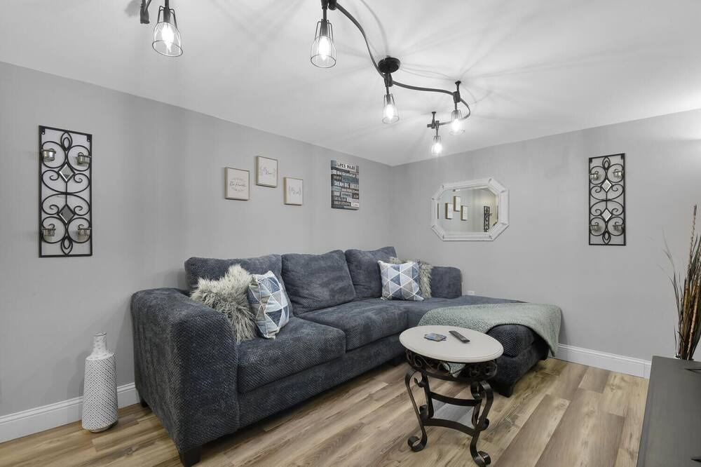 Photo of Livingroom in Melrose Park