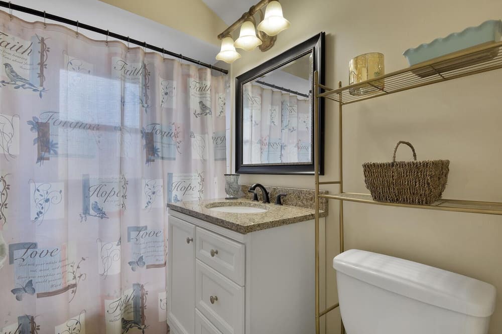 Photo of Bathroom in Melrose Park
