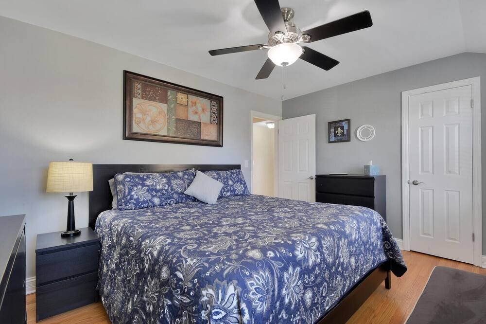 Photo of Bedroom in Melrose Park