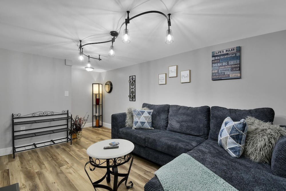 Photo of Livingroom in Melrose Park