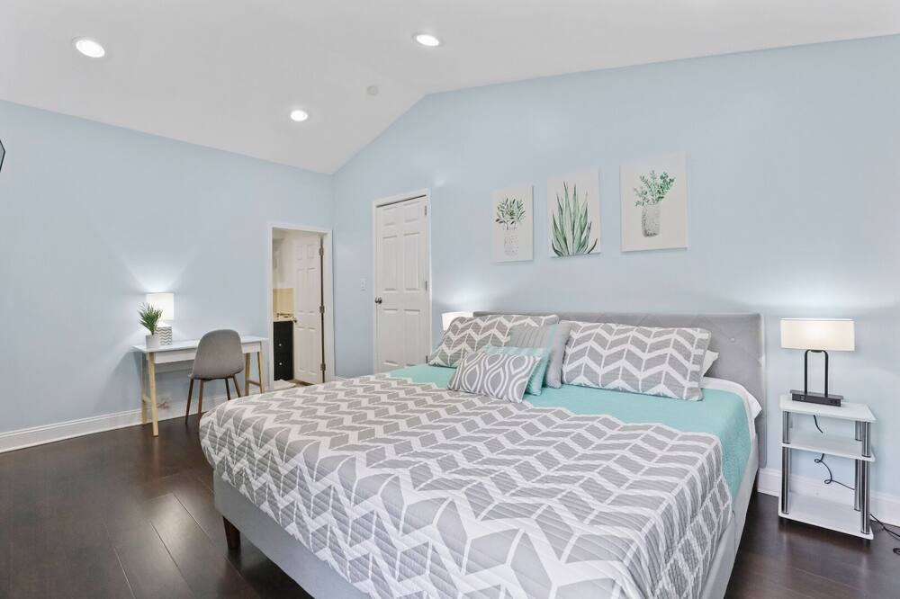 Photo of Bedroom in Roselle
