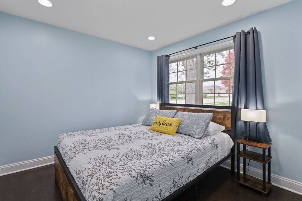 Photo of Bedroom in Roselle