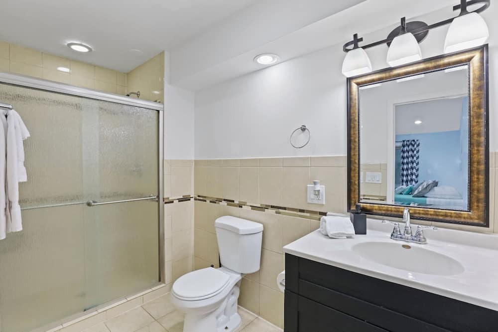 Photo of Bathroom in Roselle