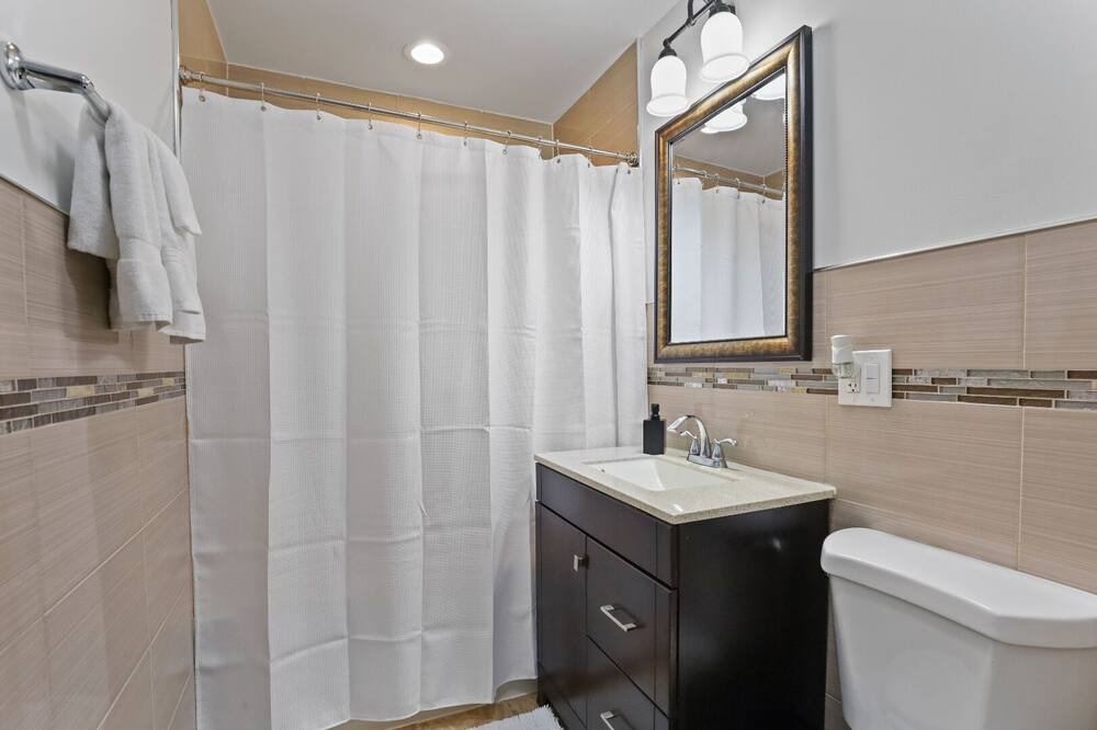 Photo of Bathroom in Roselle