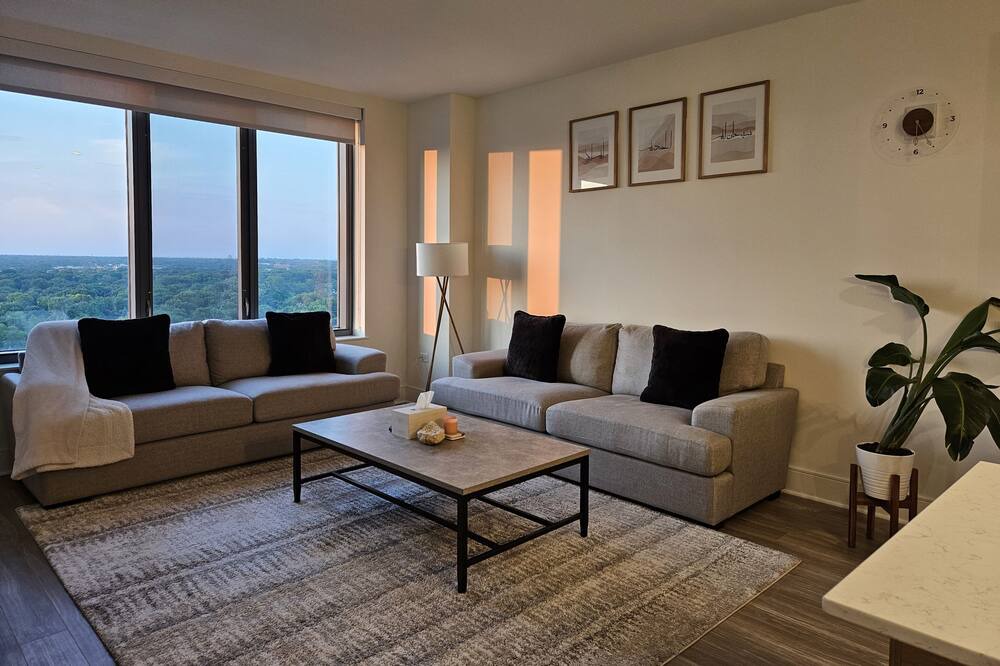 Photo of Livingroom in Oak Brook