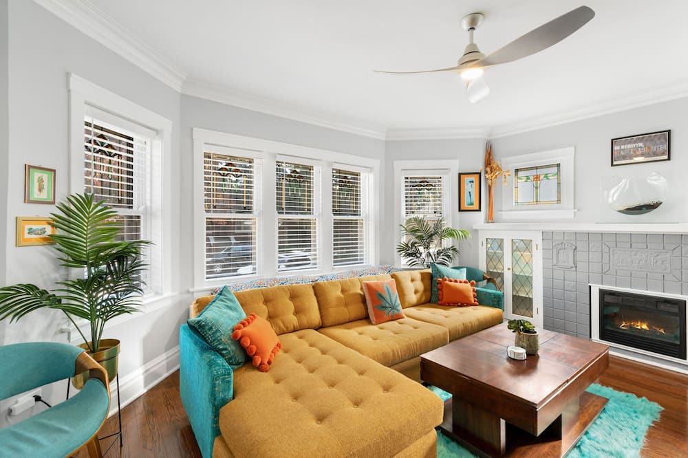 Photo of Livingroom in Berwyn