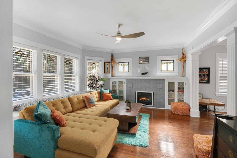 Photo of Livingroom in Berwyn