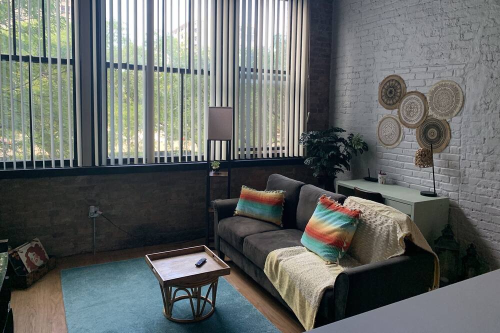 Photo of Livingroom in Near South Side