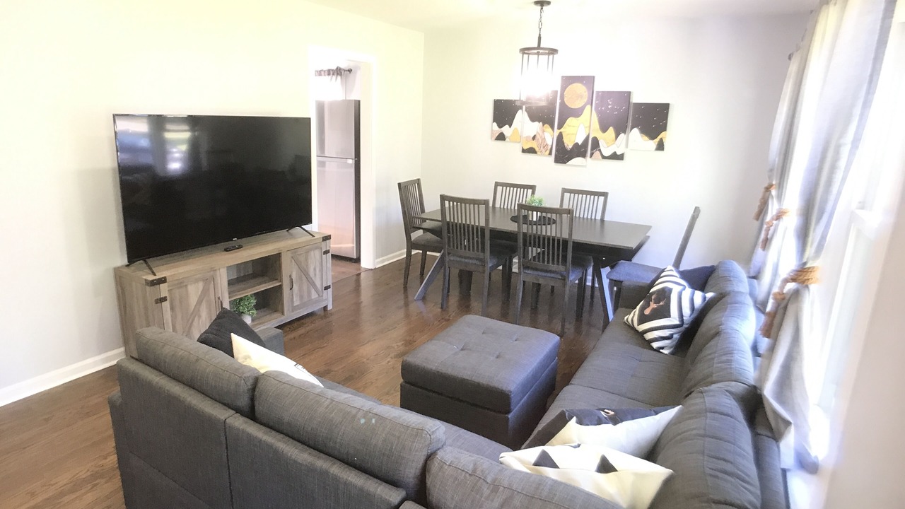 Photo of Livingroom in Addison