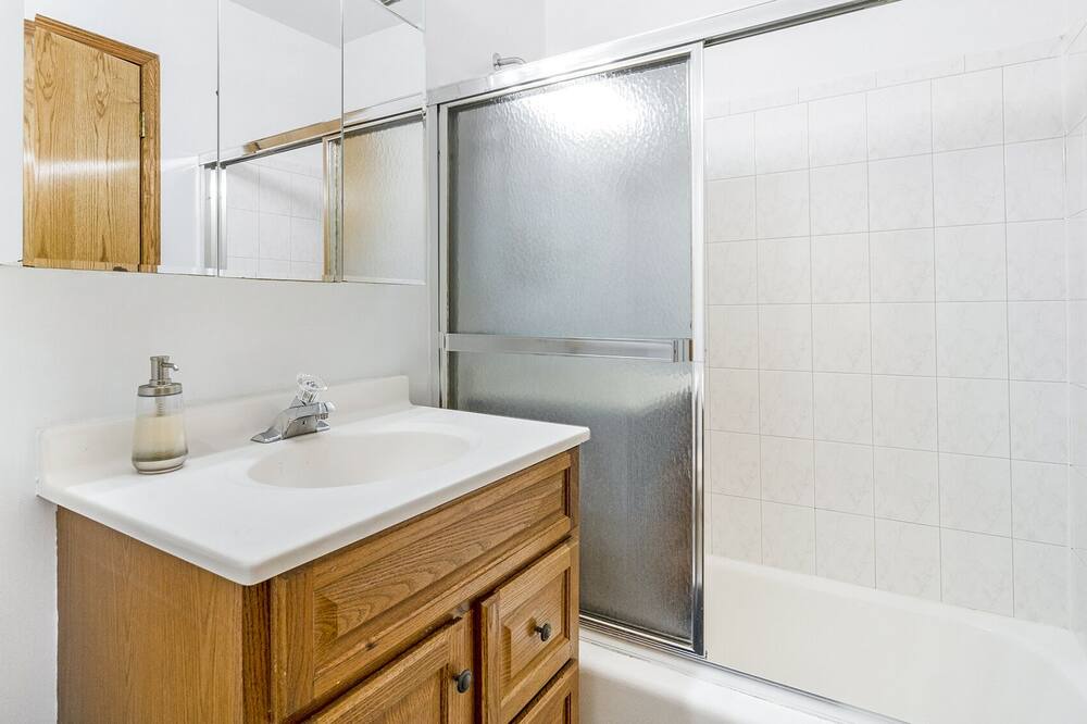 Photo of Bathroom in Des Plaines