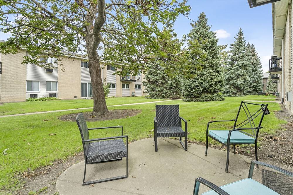 Photo of Others in Des Plaines