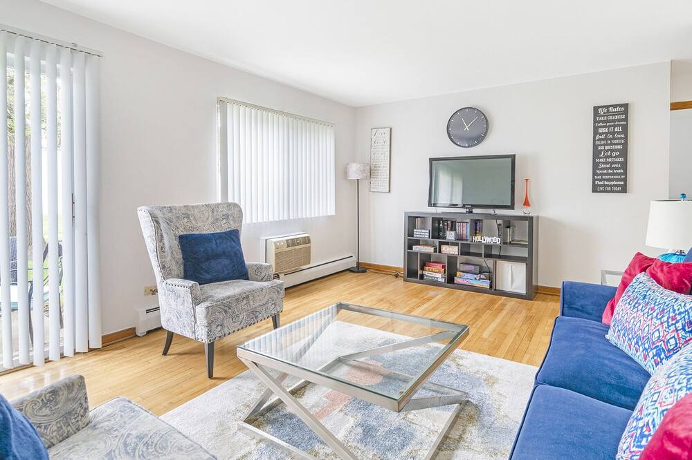 Photo of Livingroom in Des Plaines