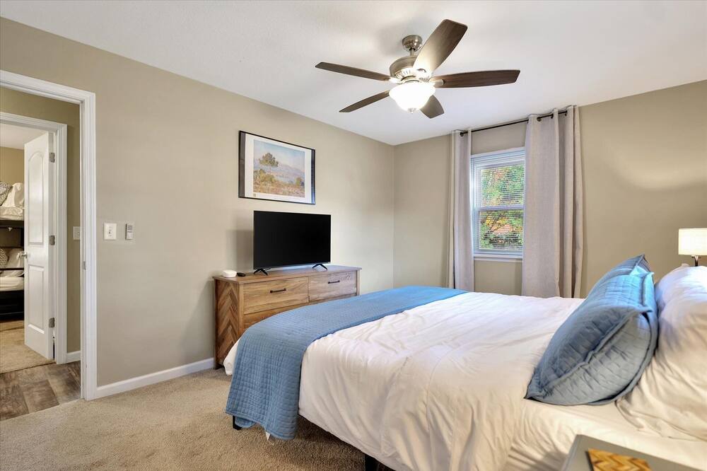 Photo of Bedroom in Mahomet