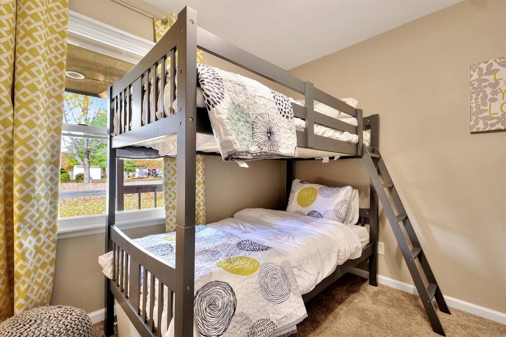 Photo of Bedroom in Mahomet