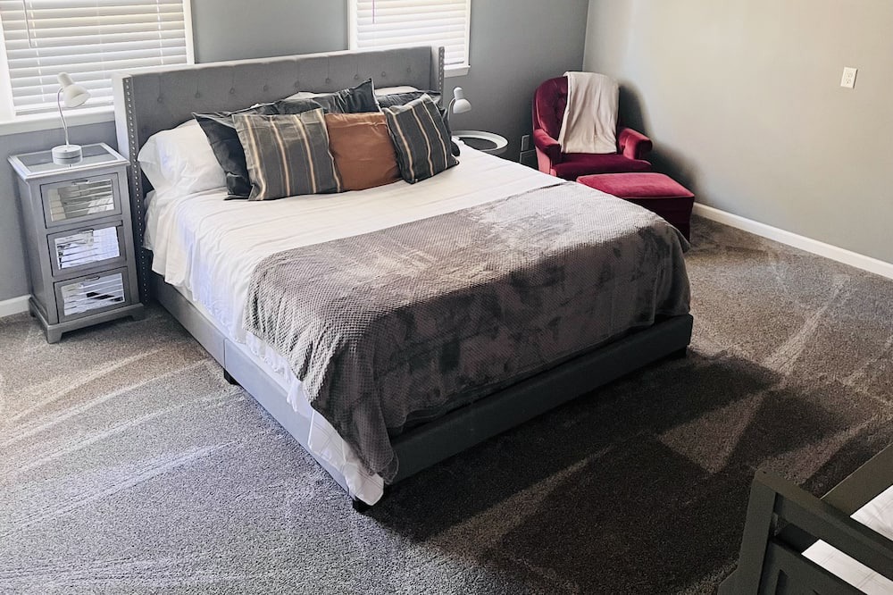 Photo of Bedroom in Mount Carmel