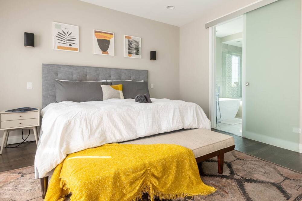 Photo of Bedroom in Grand Boulevard