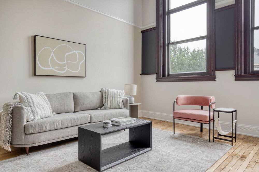 Photo of Livingroom in Noble Square