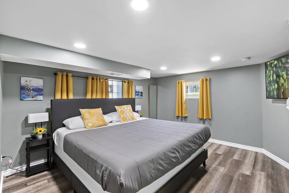 Photo of Bedroom in Lombard