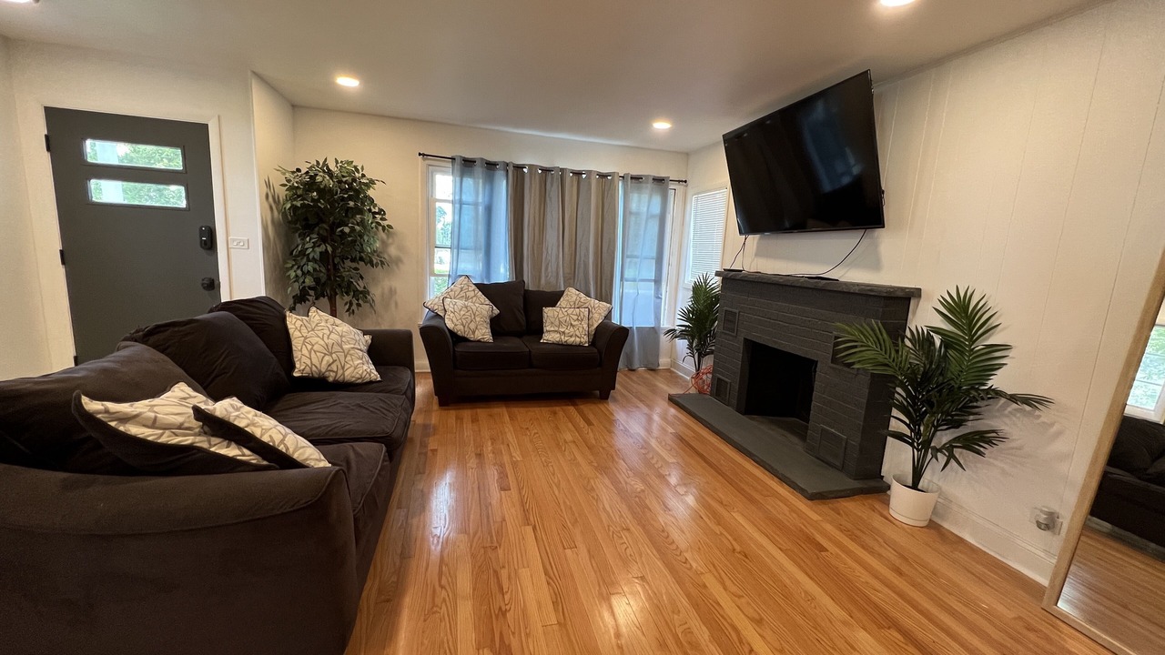 Photo of Livingroom in Mundelein